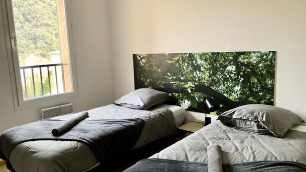 Room - Apartments for 5 People (Avene)