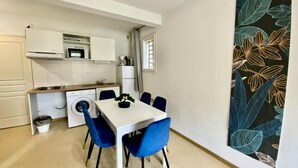 Dining - Apartments for 5 People (Avene)