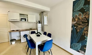 Dining - Apartments for 5 People (Avene)