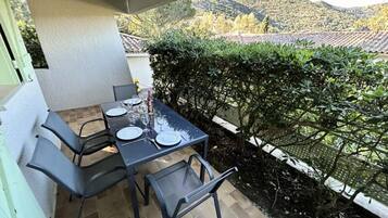 Khu ẩm thực ngoài trời