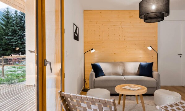 Living area - Apartment in Monetier Near Ski Slopes (Monetier-les-Bains)