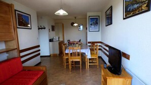 Living area - Apartment in Hauts-lieux Facing Mont Bisanne (Hauteluce)