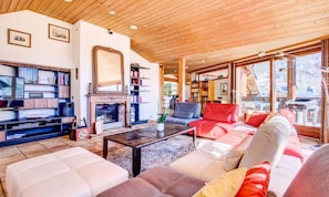 Fireplace - Chalet Le Meleze: 6 Bedrooms for 10/12 People (Morzine)