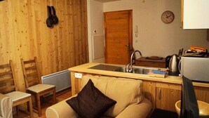 Living area - Beautiful Apartment, Ideal for a Couple, 35m2 (Saint-Sorlin-d'Arves)