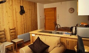 Living area - Beautiful Apartment, Ideal for a Couple, 35m2 (Saint-Sorlin-d'Arves)