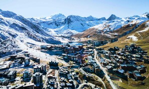 Aerial view - Bright Apartment Direct Access to the Slopes Balcony (Tignes)