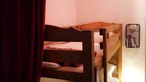 Room - Completely Renovated Studio Balcony Covered Parking (Araches-la-Frasse)