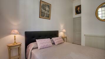 3 chambres, fer et planche Ă repasser, accĂšs Internet, draps fournis