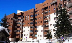 Exterior - Classic Studio At the Foot of the Slopes Balcony With Slope Views (Les Belleville)