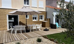 Outdoor dining - Villa in Saint-jean-de-monts by the Beach (Saint-Jean-de-Monts)