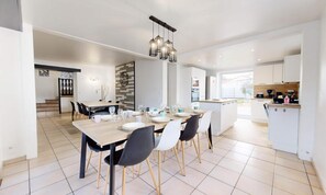 Dining - Villa in Saint-jean-de-monts by the Beach (Saint-Jean-de-Monts)