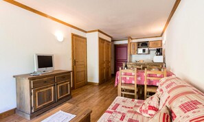 Room - 2 Rooms for 6 People (Bessans)