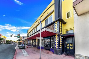 บริเวณภายนอก