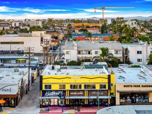 ด้านหน้าที่พัก