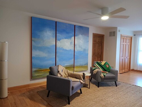 The Serene Ranch with Forest View, Barn & Paddocks, 3 Bedrooms with Private Deck