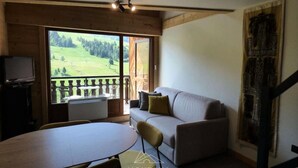 Living area - Apartment in Samance Near Lachat Views (Le Grand-Bornand)