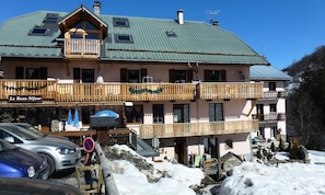 Exterior - Holiday Home in Les Verneys Near Ski Lift (Valloire)