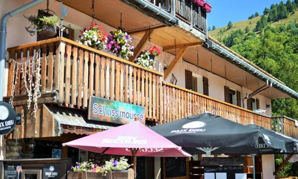 Exterior - Holiday Home in Les Verneys Near Ski Lift (Valloire)