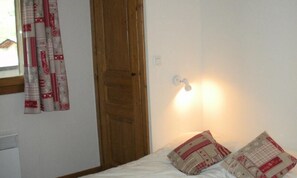 Room - 2 Rooms for 6 People (Bessans)