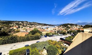 View from property - Apartment in Port Soleil With Sea View (Saint-Mandrier-sur-Mer)
