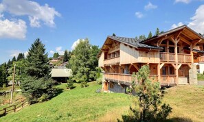 Exterior - Chalet in Les Gets With Indoor Pool & Spa (Les Gets)
