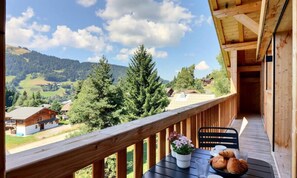 Outdoor dining - Chalet in Les Gets With Indoor Pool & Spa (Les Gets)