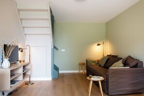 Living area - Vacation home Het Moleneind, where comfort and peace come together, central in NL (Kapel Avezaath)