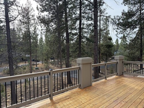 12 Big Sky - Perfect Family Retreat in North Sunriver - Dog Friendly!