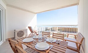 Outdoor dining - Apartment in Canet Near Sandy Beaches (Canet de Berenguer)