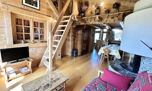 Fireplace - 2-room Duplex Apartment, Sleeps 4, Semi-neighborhood (Demi-Quartier)