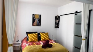 Unclassified image, 2 of 3, button - Apartment in Hyeres Near Sunny Coastline (Hyères)