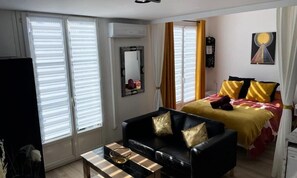 Living area - Studio for 2 People (Hyères)