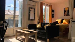 Unclassified image, 3 of 3, button - Apartment in Hyeres Near Sunny Coastline (Hyères)