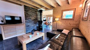 Unclassified image, 2 of 3, button - Chalet in Les Gets With Mountain Views (Les Gets)