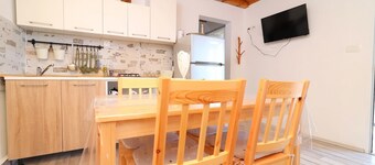 Greenside Cottage Lumi-two Bedroom Holiday Home With Terrace and Sea View