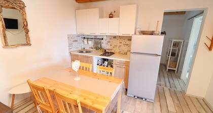 Greenside Cottage Lumi-two Bedroom Holiday Home With Terrace and Sea View