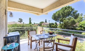 Outdoor dining - Apartments for 4 People (Bandol)