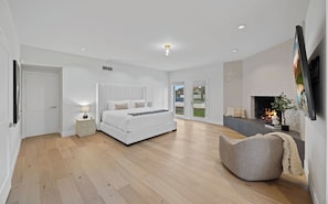 4 bedrooms, desk, iron/ironing board, travel crib - Modern Spacious Scottsdale Sanctuary-Pool/Spa/dogs/Pickleball/bball (Scottsdale)