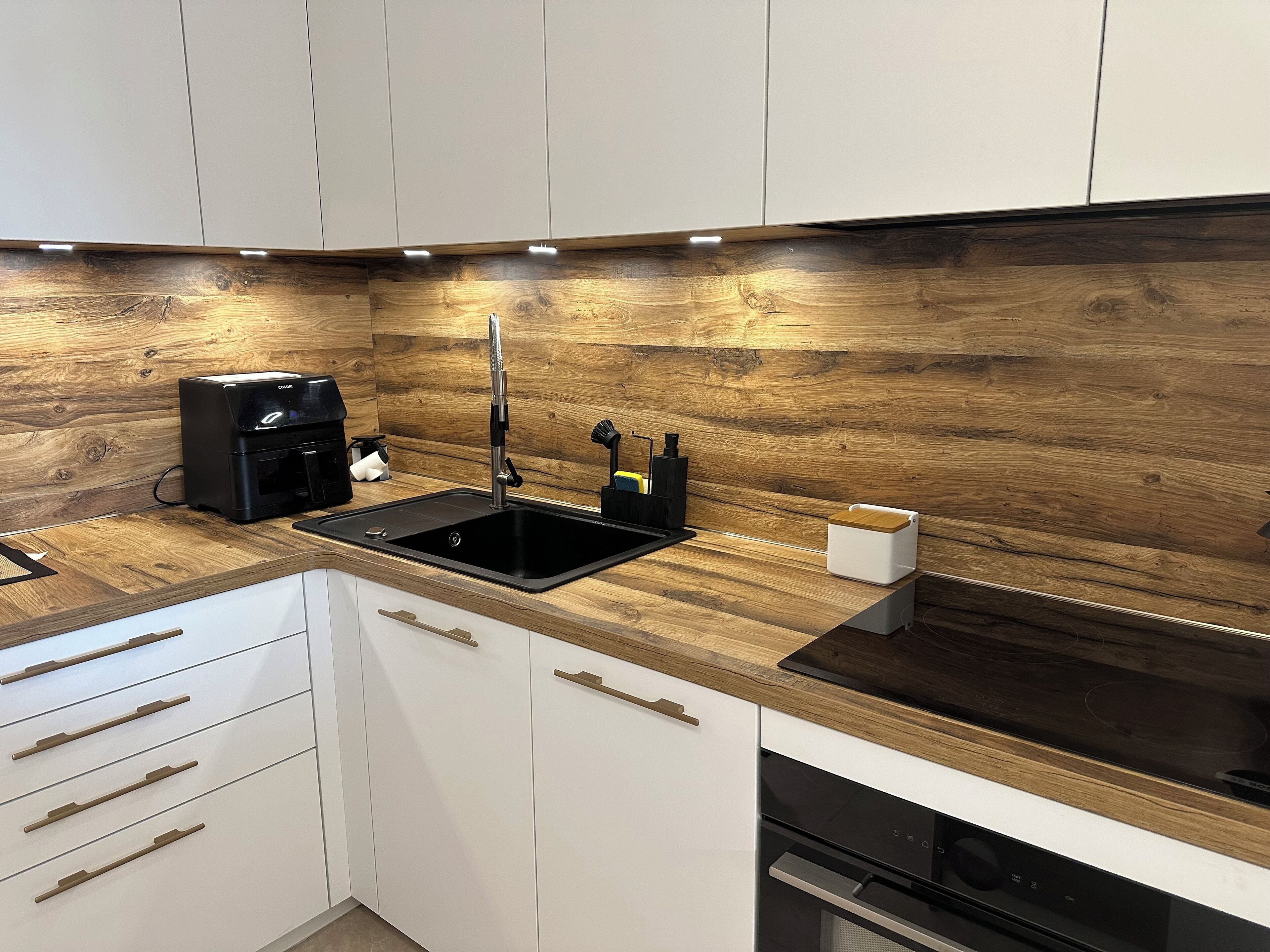 Micro-ondes, four, plaque de cuisson, lave-vaisselle