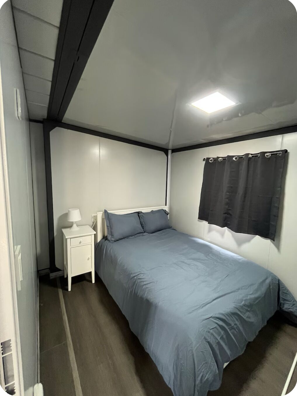 2 多间卧室、WiFi、床单