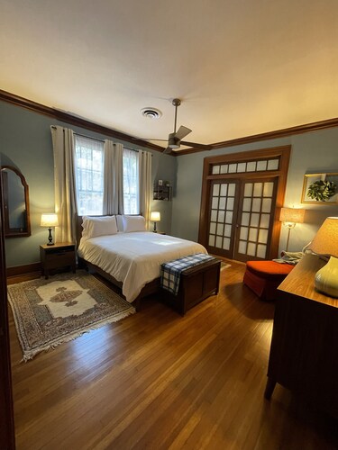 The Corner Cottage--where vintage charm meets modern comfort.
Sleeps 6