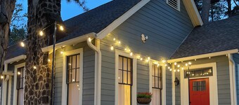 Cottage Retreat in Meridian - where vintage charm meets modern comfort.
Sleeps 6