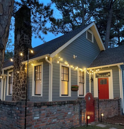 The Corner Cottage--where vintage charm meets modern comfort.
Sleeps 6