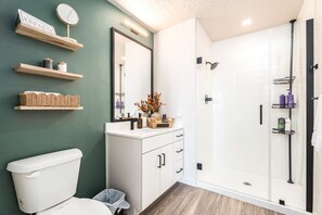 Bathroom - Hot Tub, King Beds, Coffee Bar, Balcony (Boise)