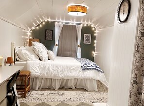 3 habitaciones, tabla de planchar con plancha, wifi y ropa de cama
