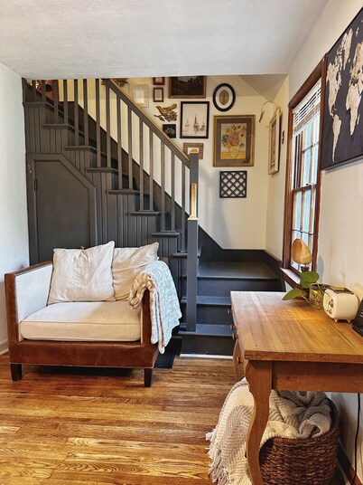 Checkers of Muncie: Vintage + Modern Charm: 9 Min to Ball State