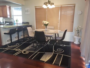 Dining - Cozy Stay 4 Bedroom / 3 Bathroom, 1 Kitchen, w/Washer & AC / Heating (Denver)
