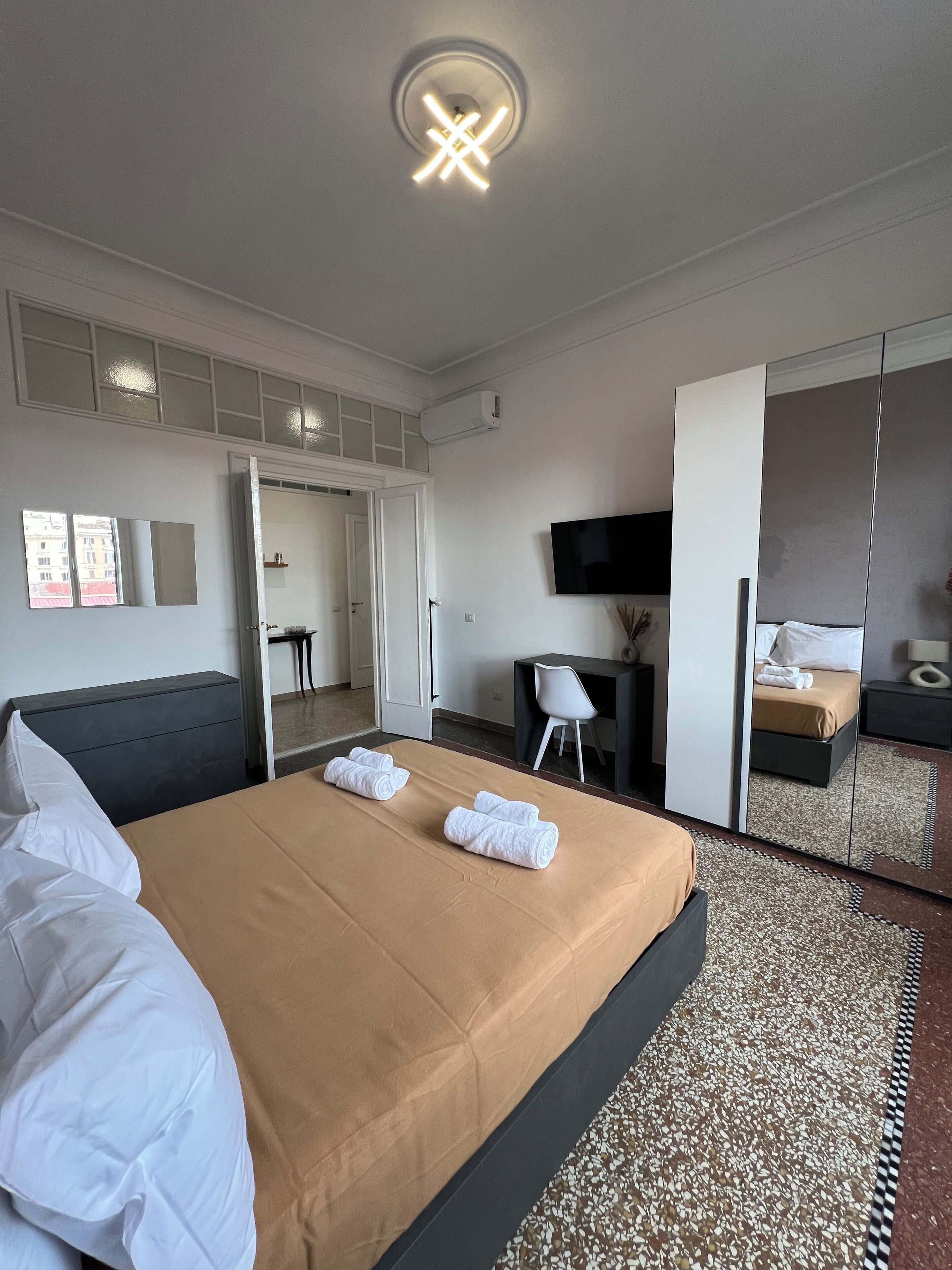 3 chambres, fer et planche à repasser, Wi-Fi, draps fournis