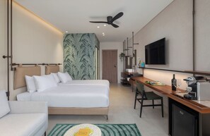 Urban Deluxe | In-room safe, desk, laptop workspace, soundproofing