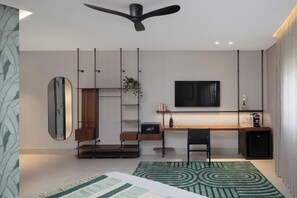 Urban Deluxe | In-room safe, desk, laptop workspace, soundproofing - Metro Hotel Herzliya (Herzliya)